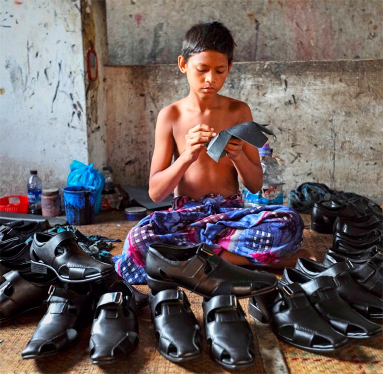 La indústria del cuir a Bangla Desh continua vulnerant el medi ambient i els drets humans